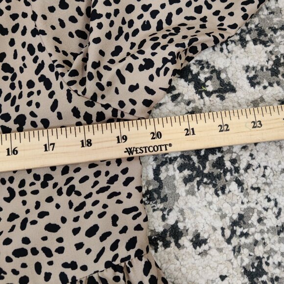 SHEIN Women's Blouse Size M Tiered Tan Black Leopard Cheetah Print Casual Modest - Picture 9 of 10
